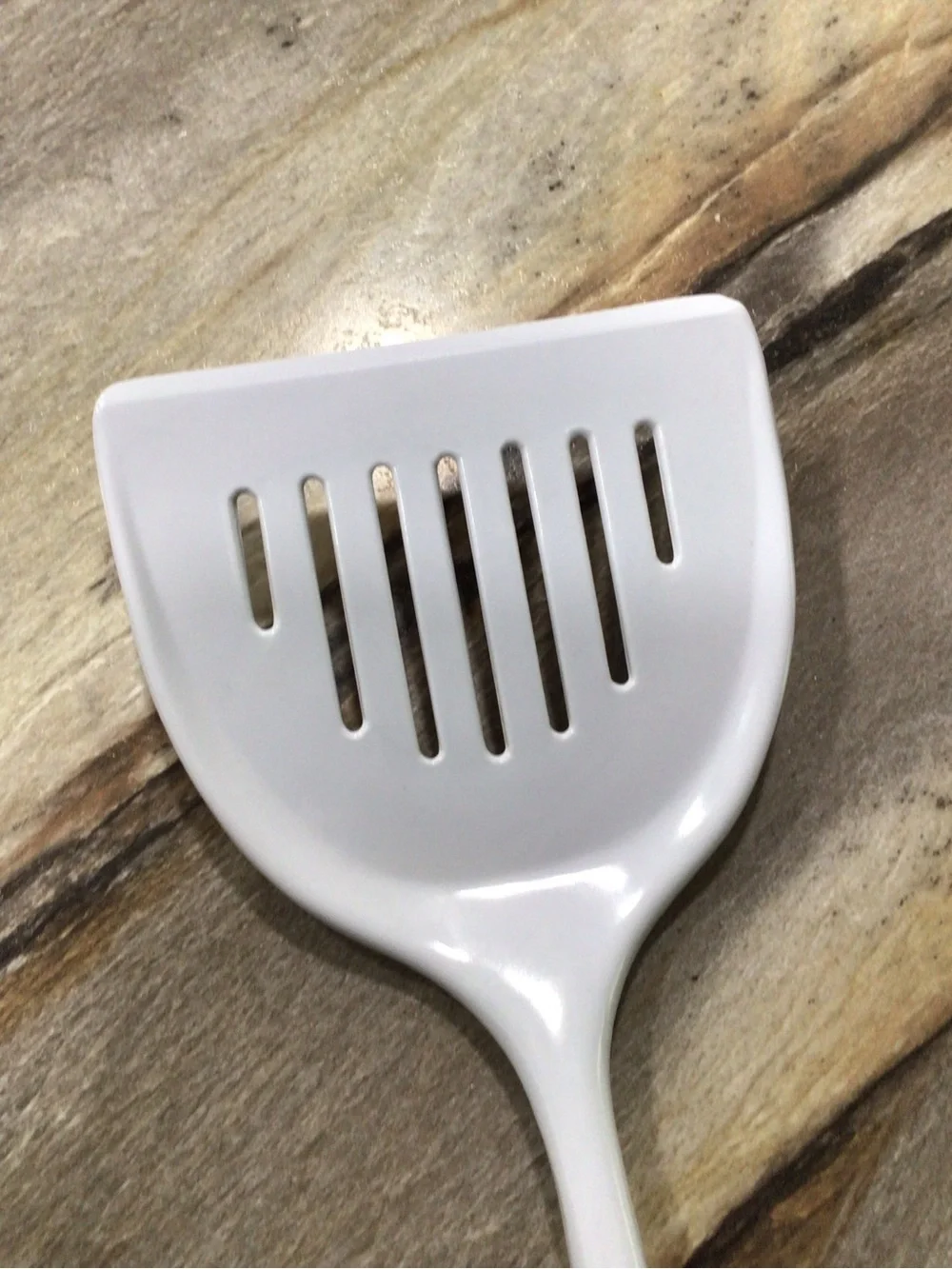 Vintage White Melamine-Ware Slotted Spatula Turner JP-639 Kitchen Utensil 11.75”
